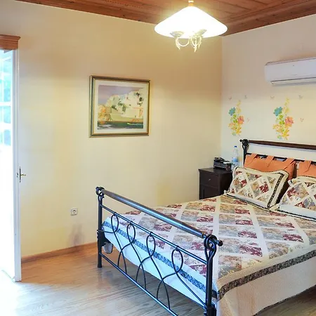 Maria's Traditional House Holiday home *